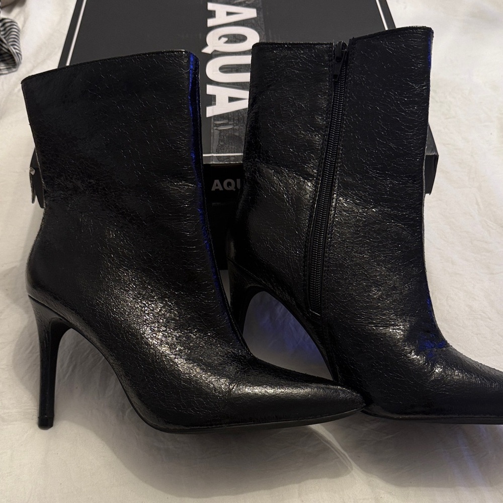 ❗️SOLD❗️Aqua Shiny Black Heeled Boots Size 8